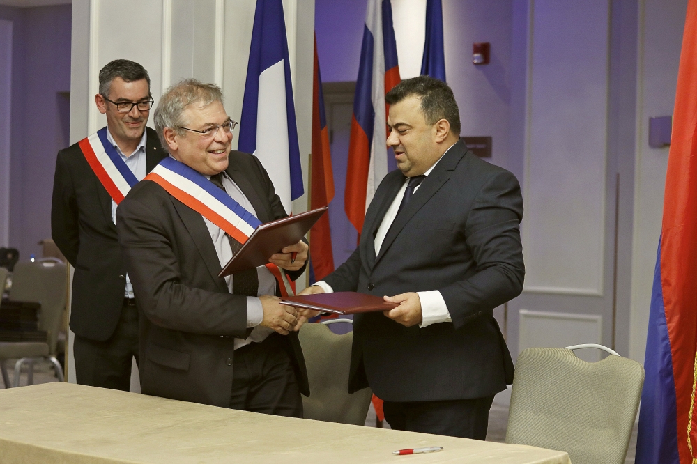 Association of Rural Mayors of France and theAssociation of Communities of Armenia renewed their partnership agreement